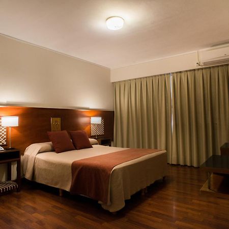 Hotel Victoria Plaza Салта Екстериор снимка